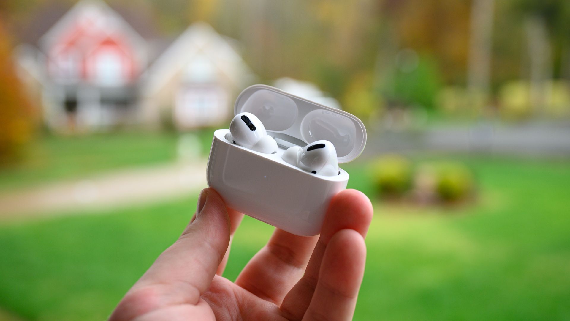 7 Reasons I’m Ditching My AirPods (And You Might Too)